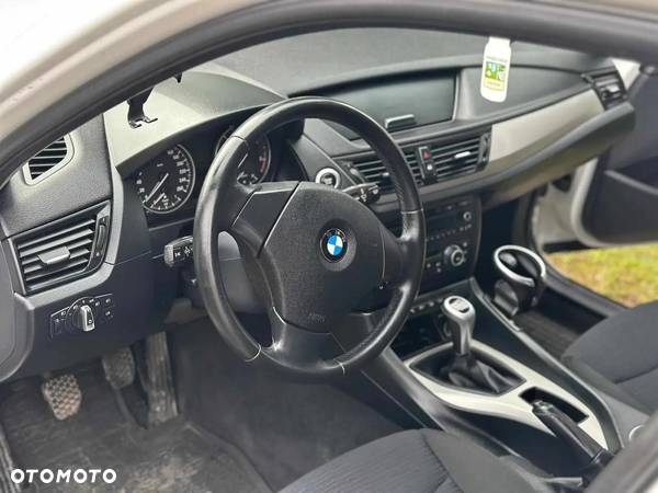 BMW X1 xDrive18d - 16