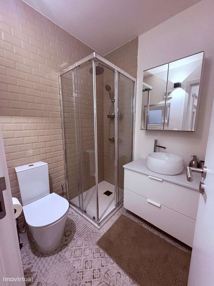 Apartamento renovado no Chiado-4
