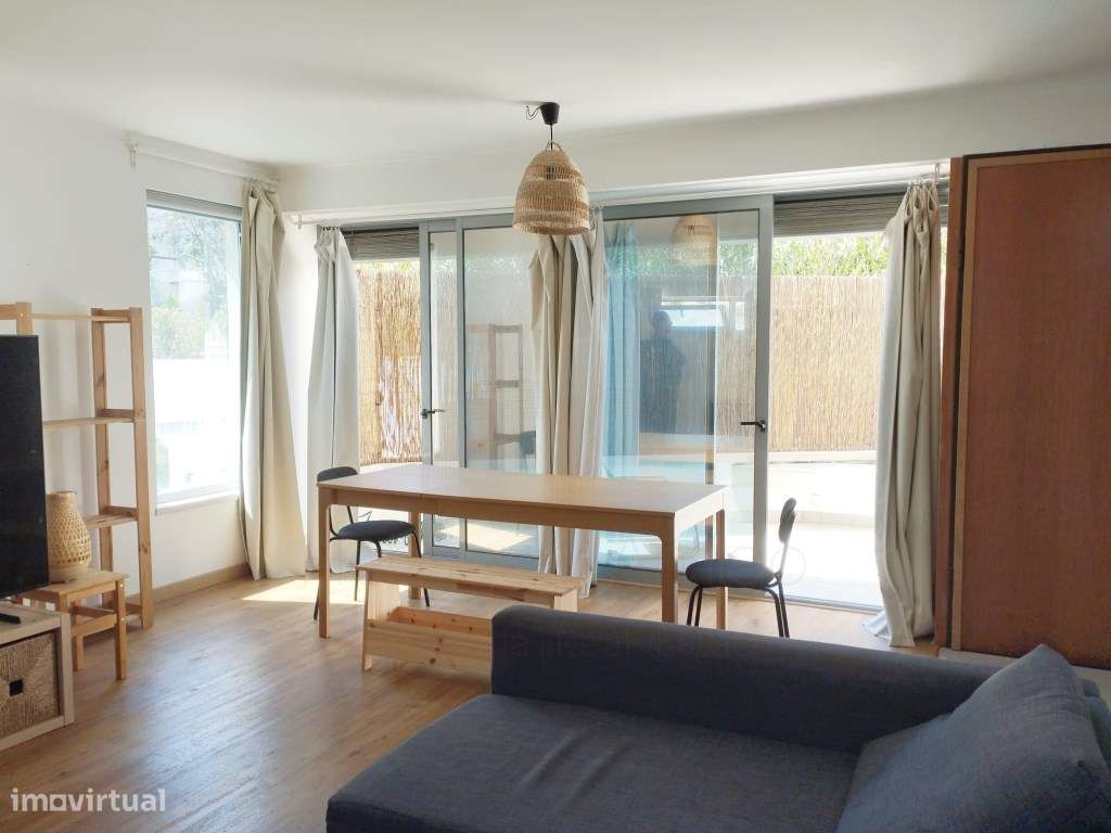 EXCLUSIVO | Excelente Moradia T3 em Castelo (Sesimbra)-1