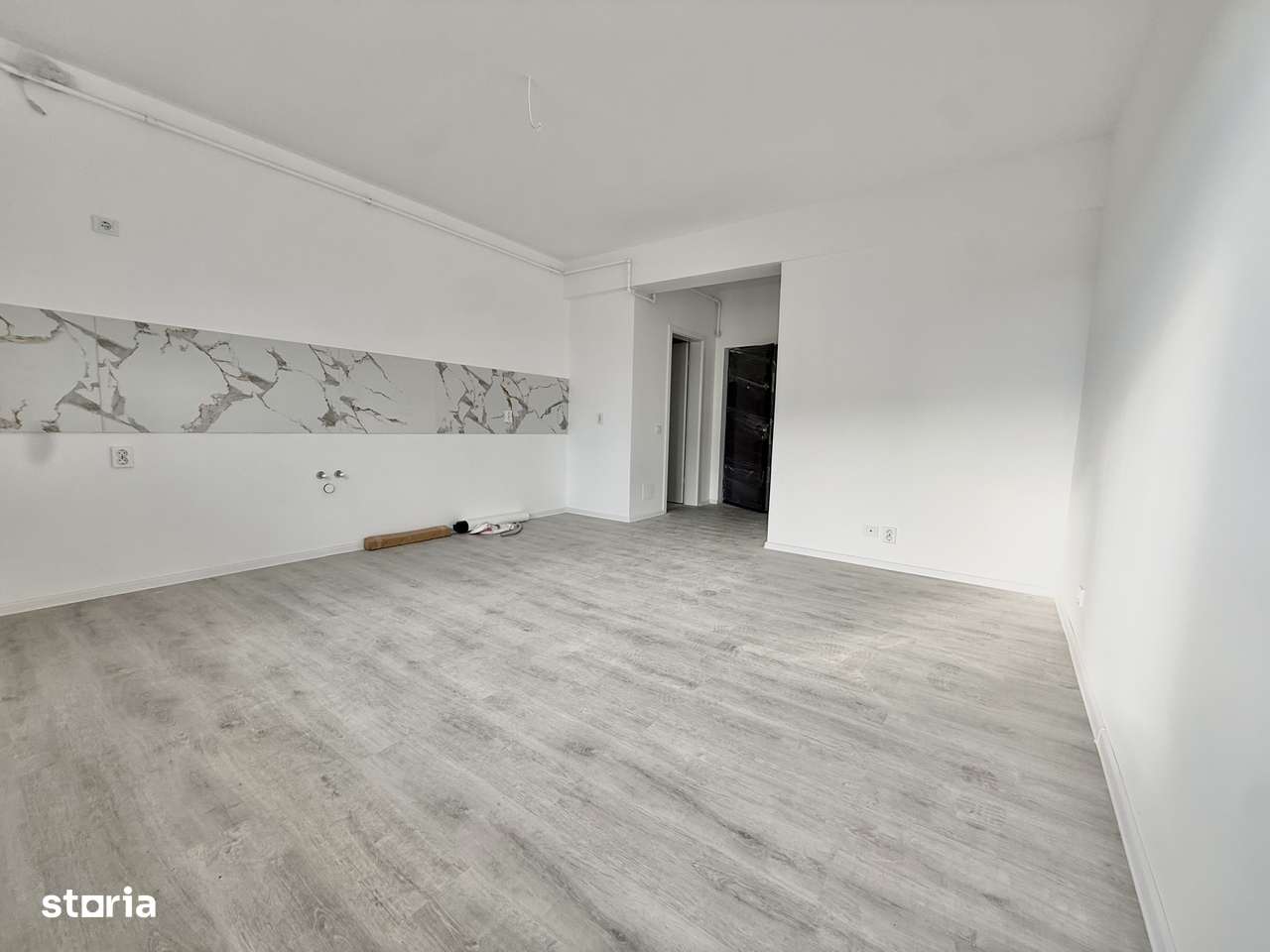 Garsoniera cartier Militari Residence- mutare imediata!!