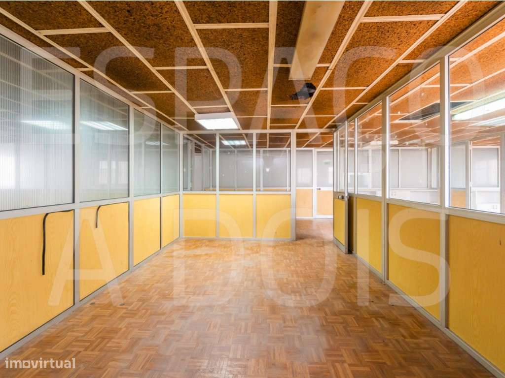 Armazém Amplo; com 2 Pisos! Boa Localização, próximo do Centro da A...-41