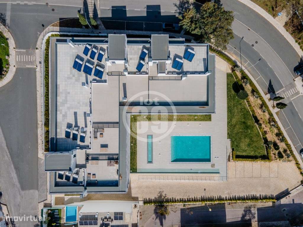 Apartamento T2 com piscina, Estacionamento Privativo, no Centro de ...-10