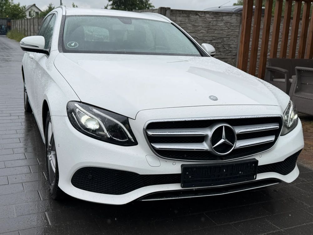 Mercedes-Benz E W213 200 BlueEFFICIENCY 7G-TRONIC Avantgarde 2016