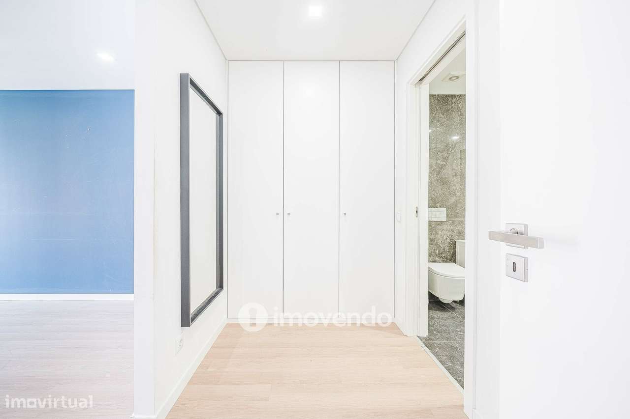 Apartamento T2, com estacionamento e cozinha equipada, na Amadora-28