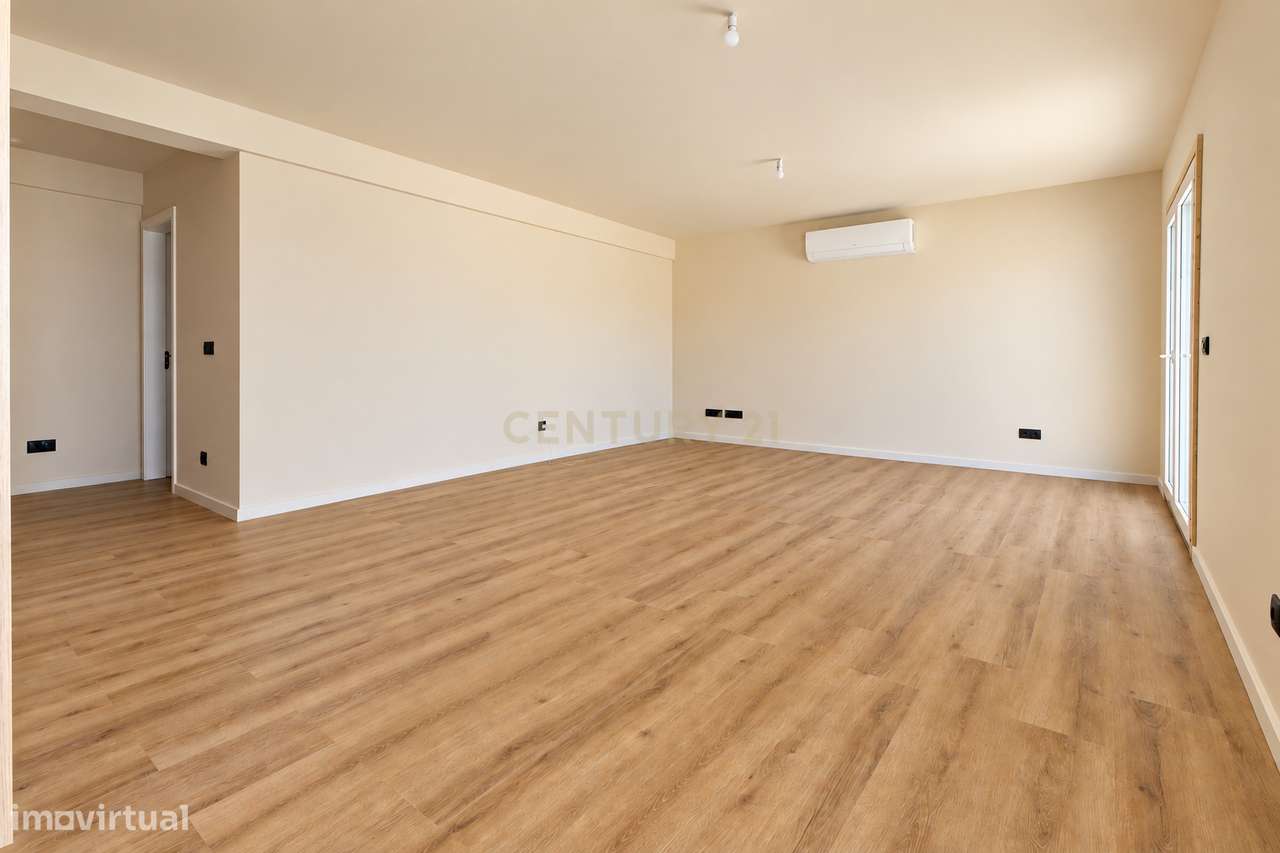 Espectacular Apartamento T3, totalmente remodelado, no centro do Monti-4