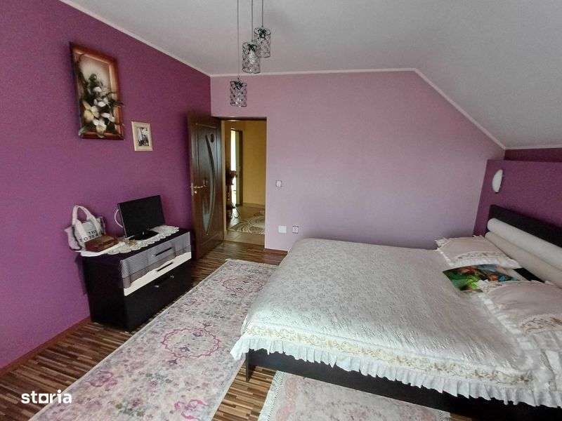 Casa de vanzare Mobilata-Utilata - Imagine principală: 5/8