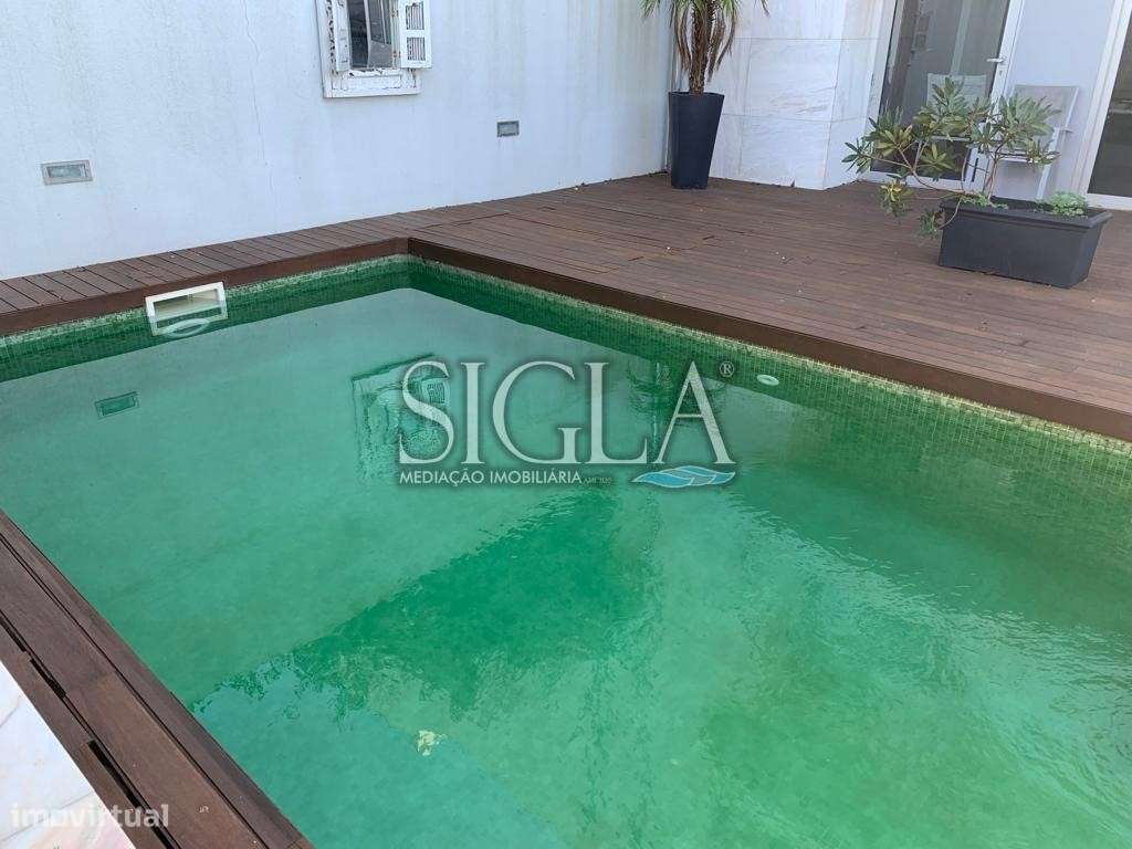 Moradia em Miramar com Piscina - Grande imagem: 4/36