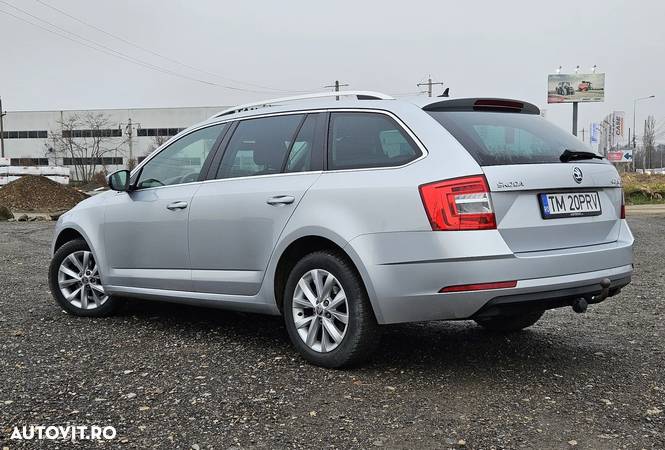 Skoda Octavia Combi Diesel 1.6 TDI DSG Ambition - 3