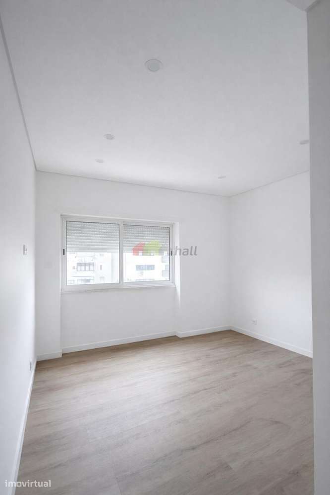 Apartamento T4 totalmente remodelado | Av. Afonso Henriques – Barreiro-23