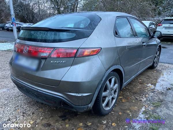 Honda Civic 1.8 Executive - 8