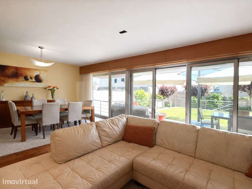 Moradia T5 Moderna com Jardim e Cave Ampla - Árvore, Vila do Conde-6