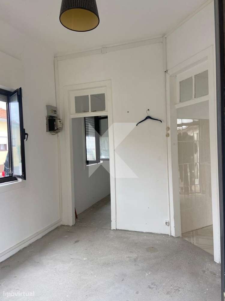 Moradia T2 à beira mar para remodelar - Grande imagem: 3/17