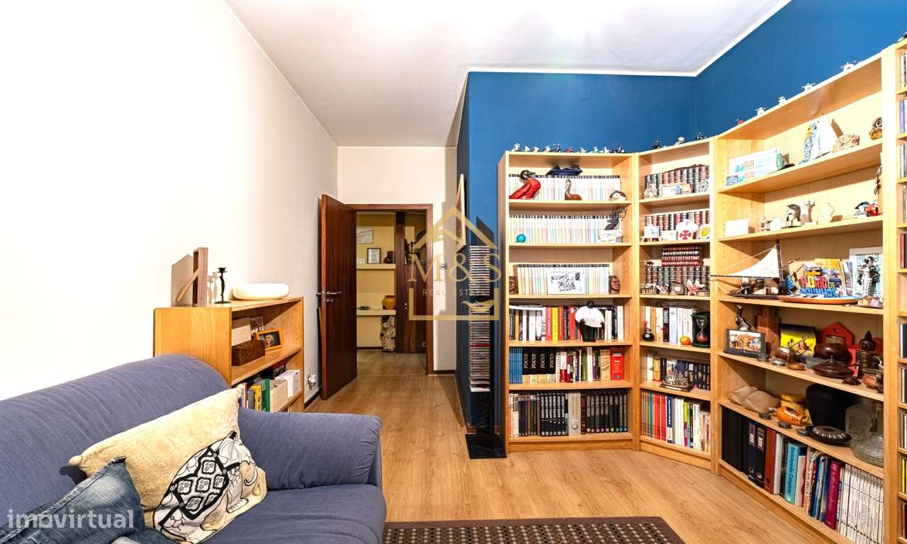 Apartamento T4 Remodelado, Terraço com 100m2,a 500Mts do Metro - Porto-24