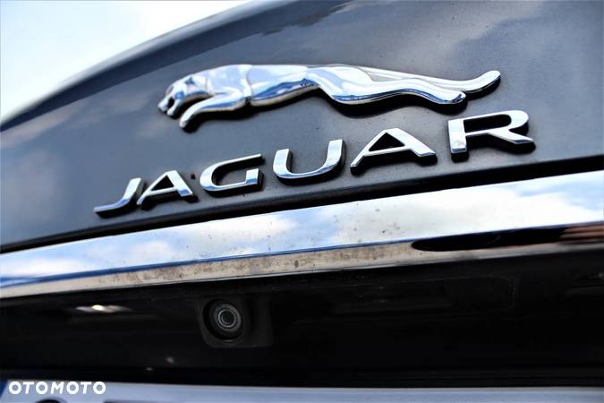 Jaguar XF 20d Prestige - 12