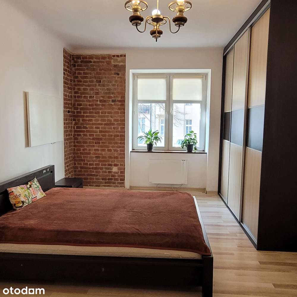 Mieszkanie w odremontowanej kamienicy na wysokim parterze-9