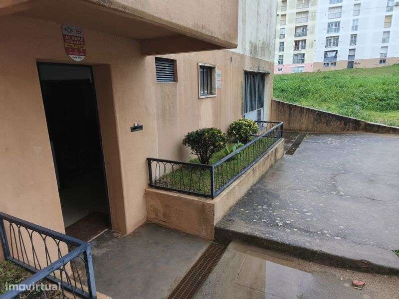 vendo escritório armazém Cascais-0