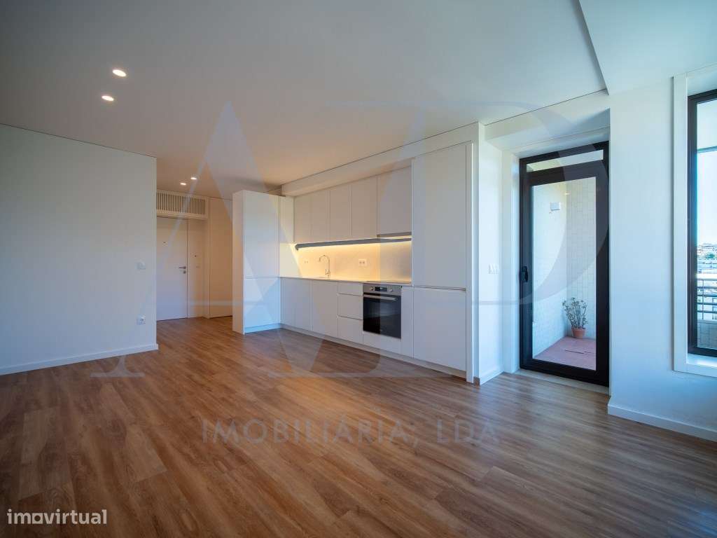 Apartamento T3 de Excelência na Av. de Londres-4