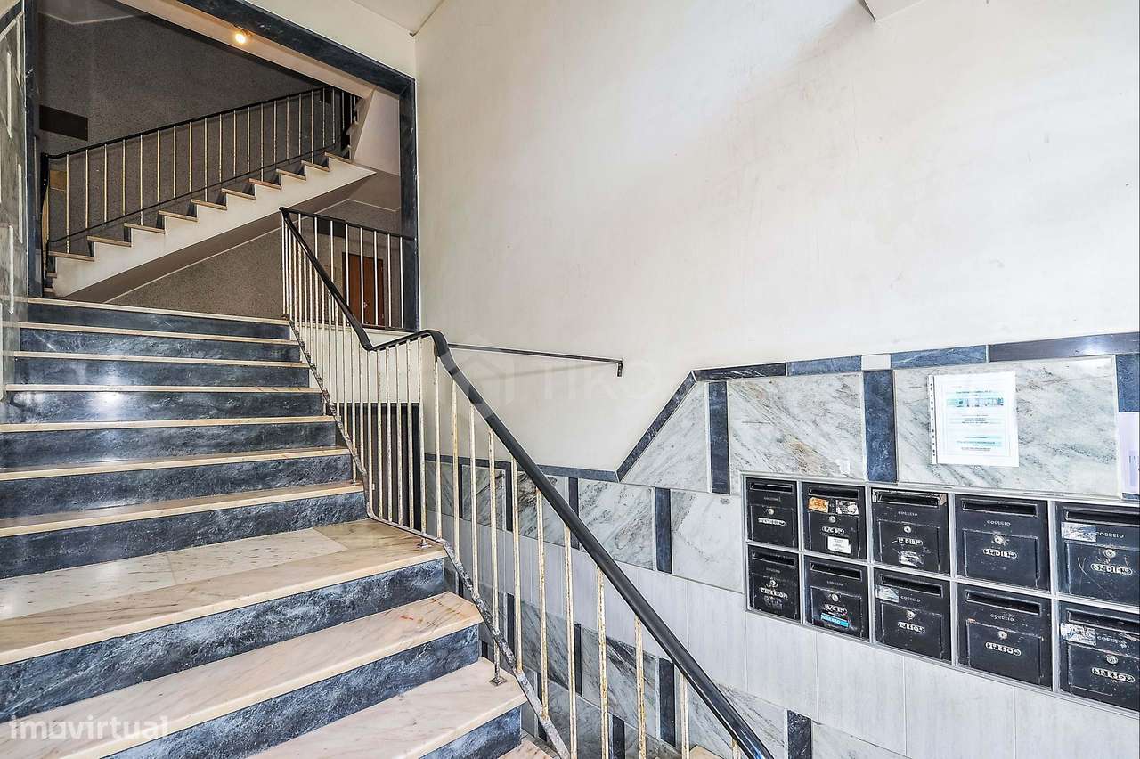 Invista no Seu Futuro: Apartamento T3 em  renovado no Coração de Setúb-25