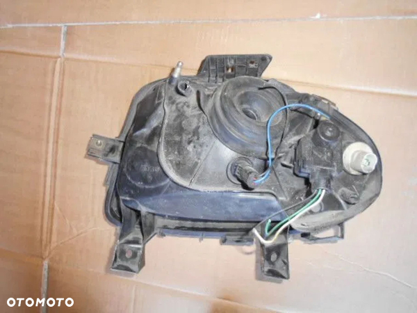 RENAULT CLIO 2 LAMPA PRZÓD PRAWA EUROPA - 2