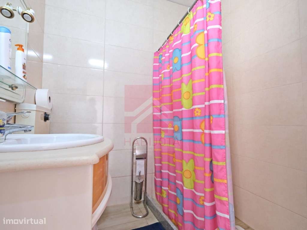 Moradia V3+1 em Fânzeres-10