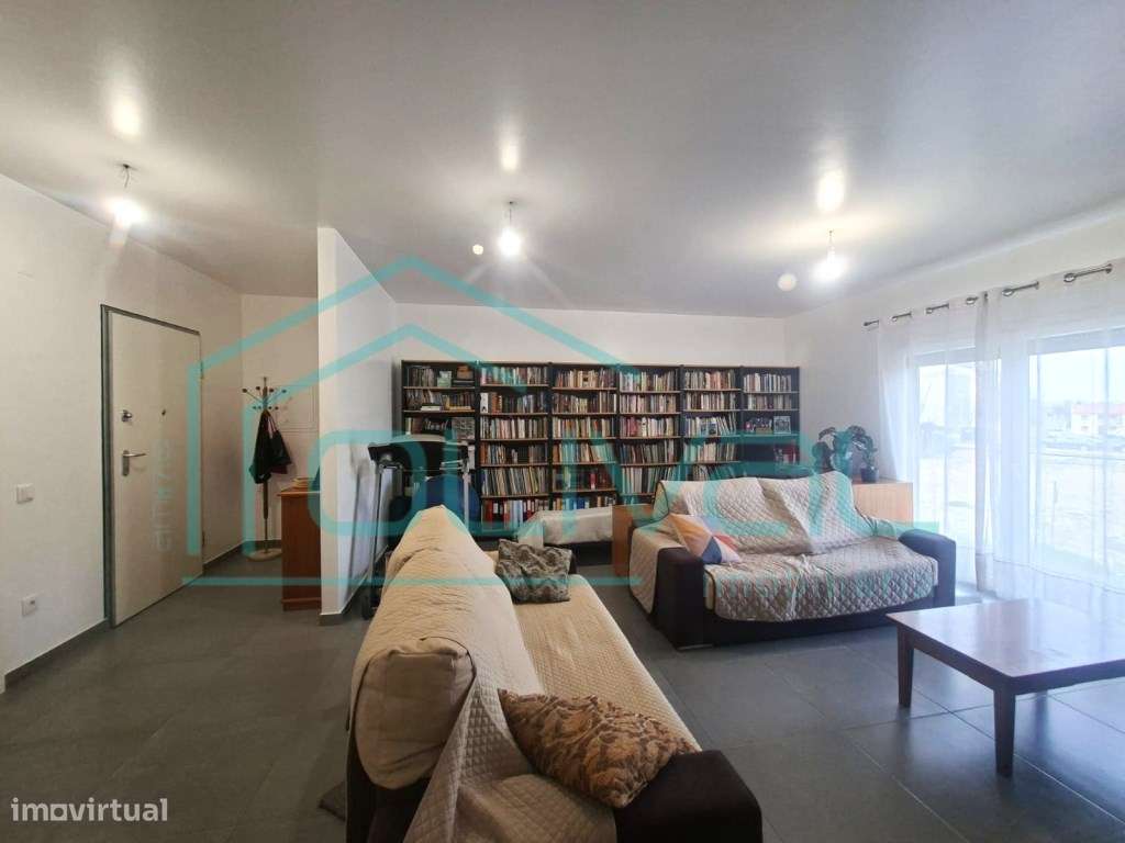 Apartamento T3 com Excelente Áreas-6