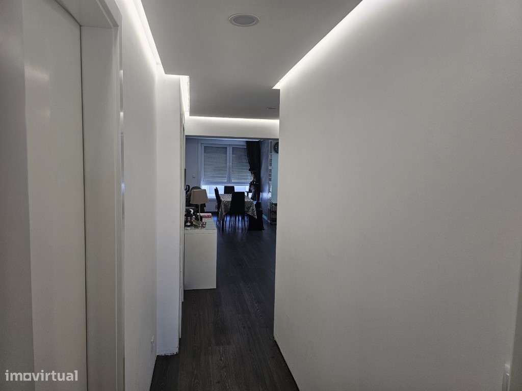 Apartamento T2+1 Remodelado com 2 Suítes e Garagem | Paranhos, Porto-7