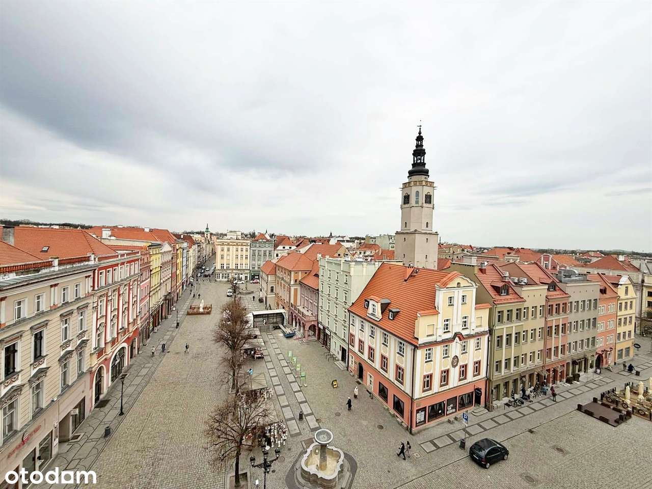 Wyjątkowe 100-metrowe mieszkanie z widokiem na Rynek.-9