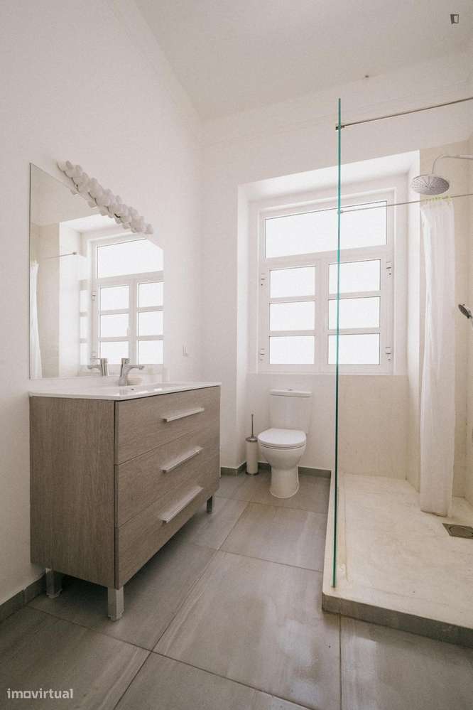 Quarto - localizado em Alcântara Lisbon - Grande imagem: 2/10