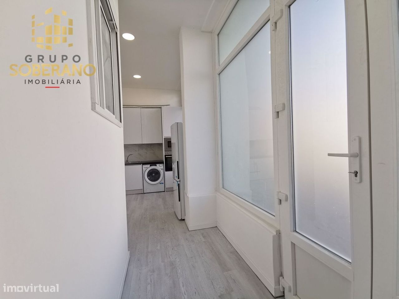 Escritorio/Apartamento T2 com 2 Pisos - Laranjeiro