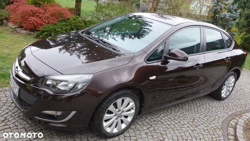 Opel Astra IV 1.6 Essentia - 15