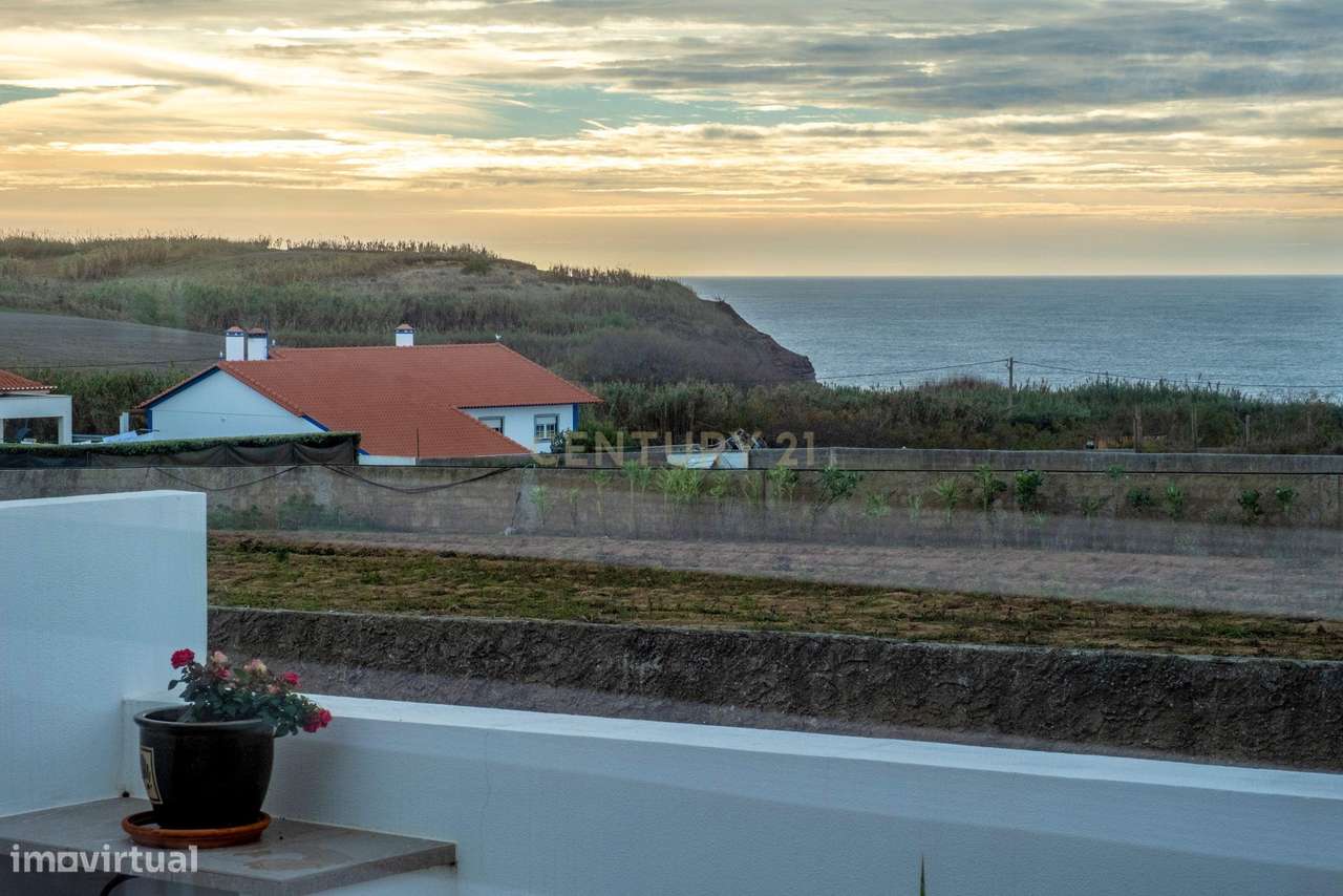 MORADIA ISOLADA TÉRREA T3 COM PISCINA AQUECIDA - ASSENTA (São Pedro d-40