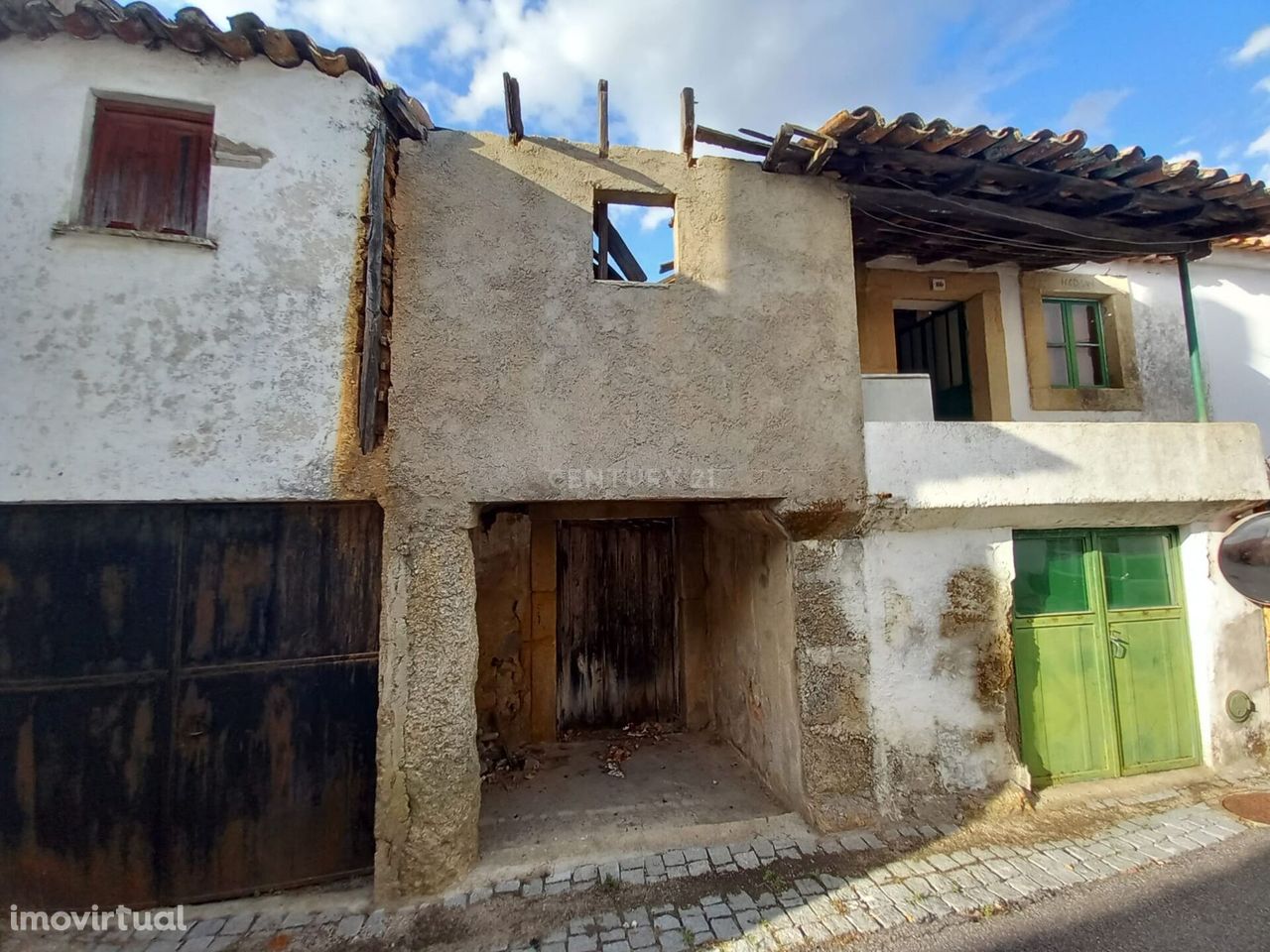 2 moradias em banda em Juncal do Campo