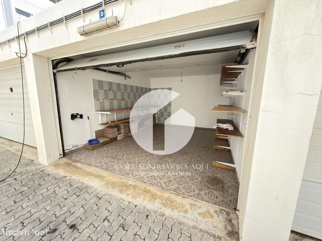 Apartamento T2 com Garagem Box - Olhão-28