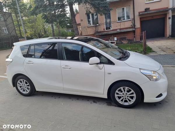 Toyota Verso 2.0 D-4D Edition - 2