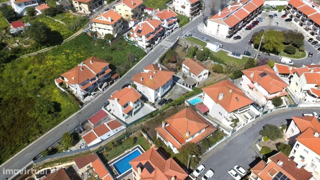 T2 com Excelente Exposição Solar em Porto Salvo - Grande imagem: 2/26