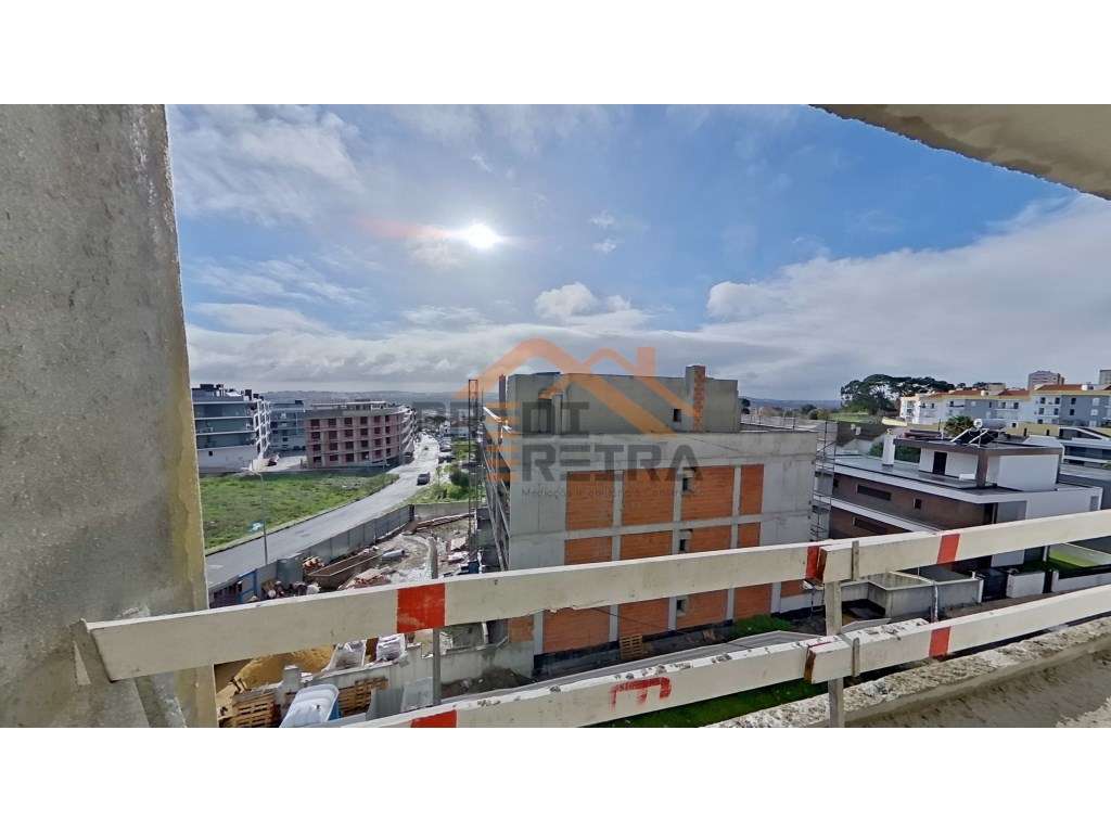 Apartamento T2, localizado em Santo António dos Cavaleiros.-17