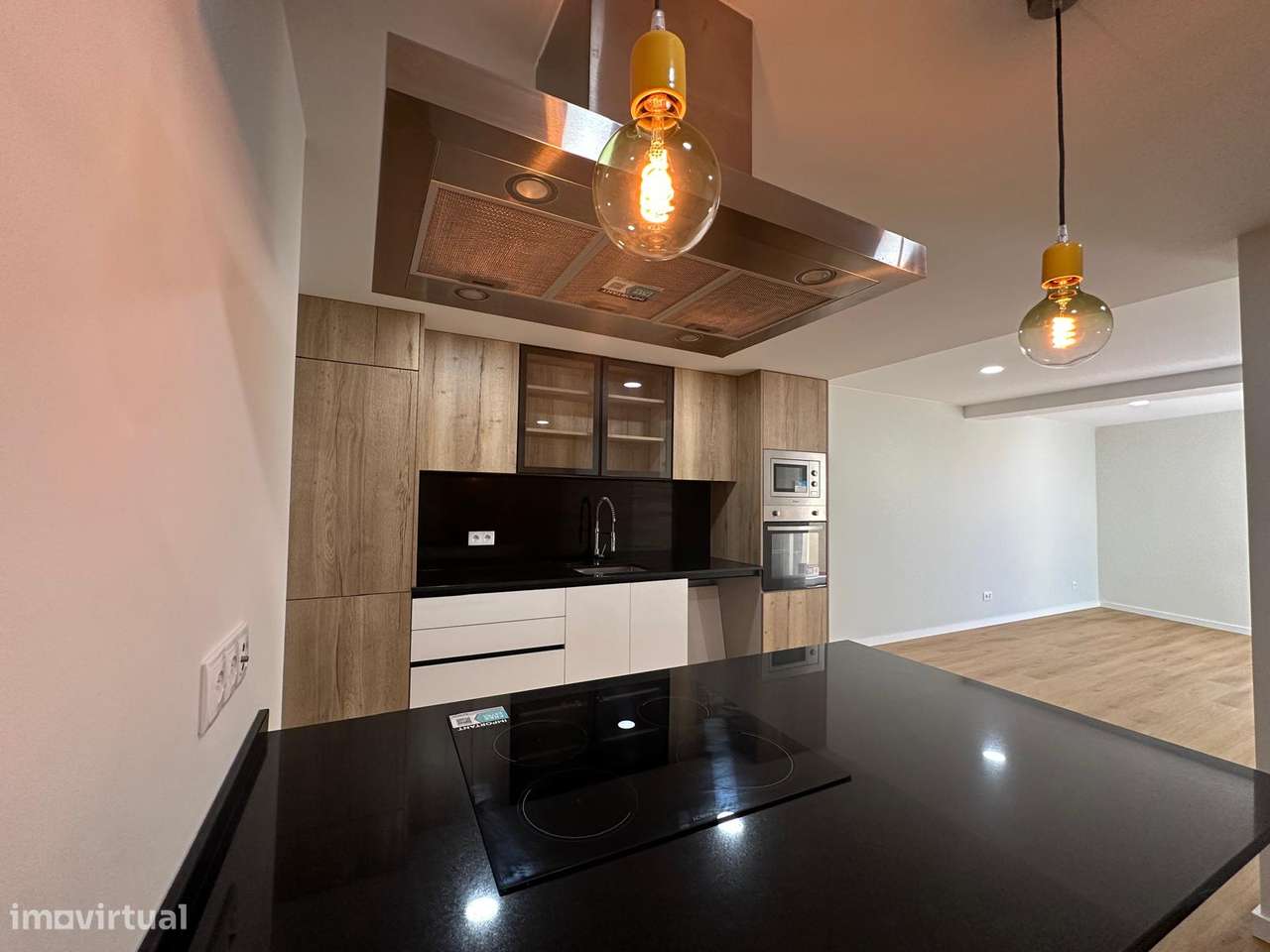 Apartamento T2 totalmente renovado, vista mar-15