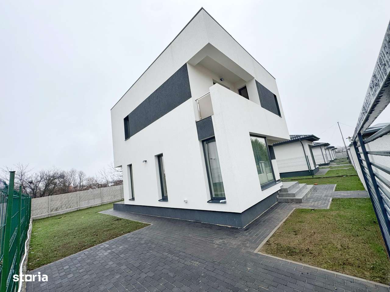 Vila individuală P+1E || 4 camere || 3 băi || 200metri Bd. 1 Mai - Imagine principală: 4/14