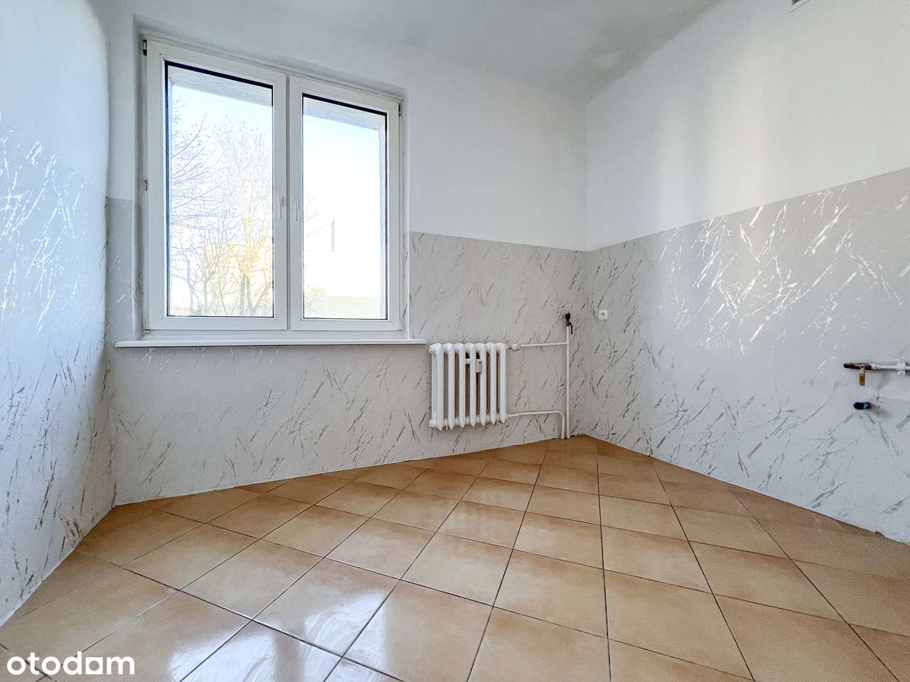 Prezentujemy  słoneczne 2 pok. mieszkanie na I piętrze do aranżacji !-11