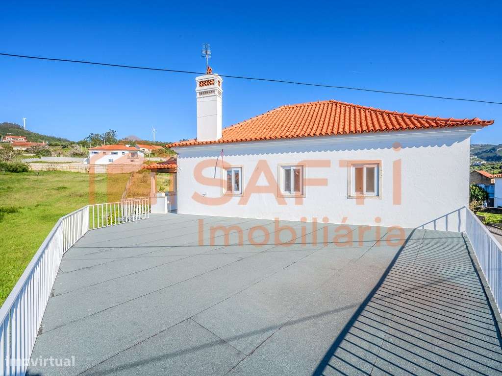 Moradia T4 com espaço exterior - Grande imagem: 4/34