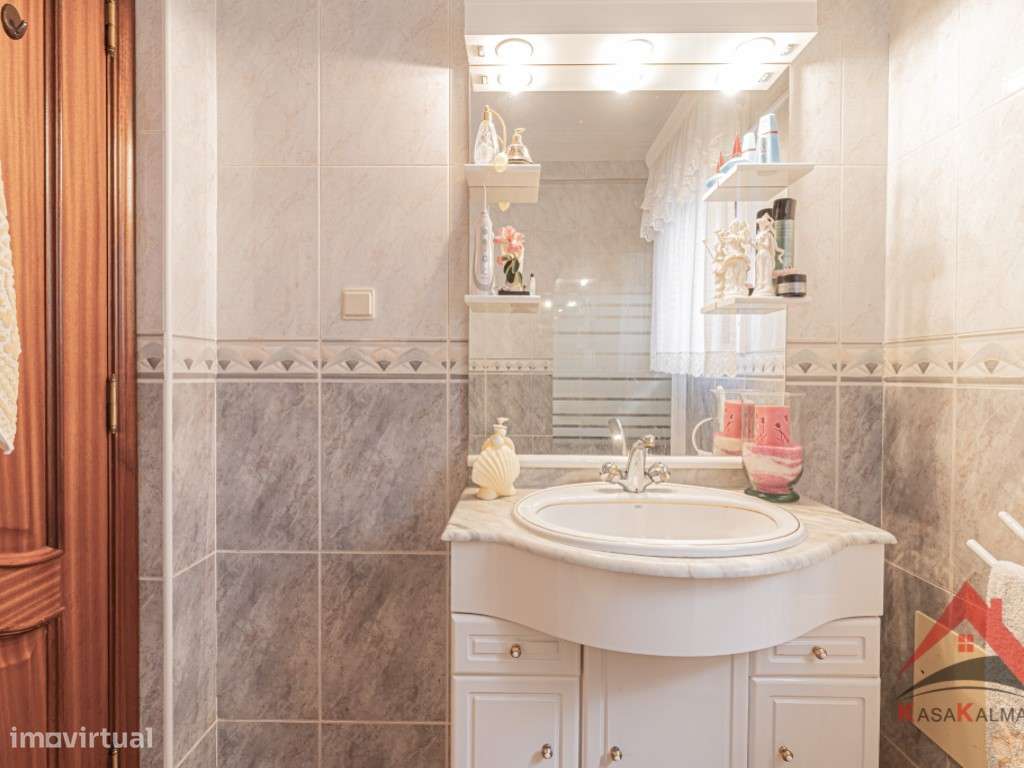 Moradia Isolada T4 com Aproveitamento de Sótão - Quinta do Conde-21