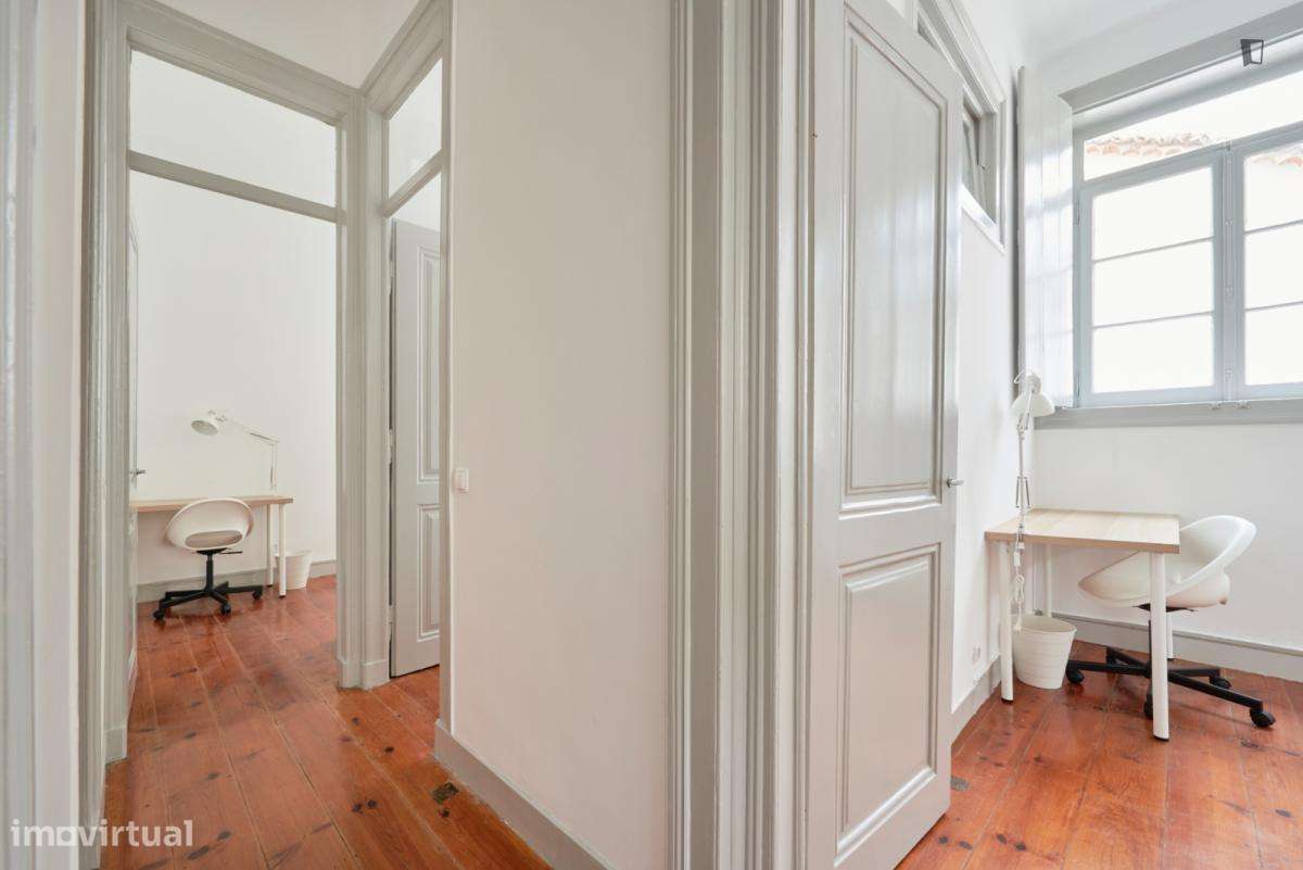 Quarto - localizado em Penha Lisbon - Grande imagem: 2/6