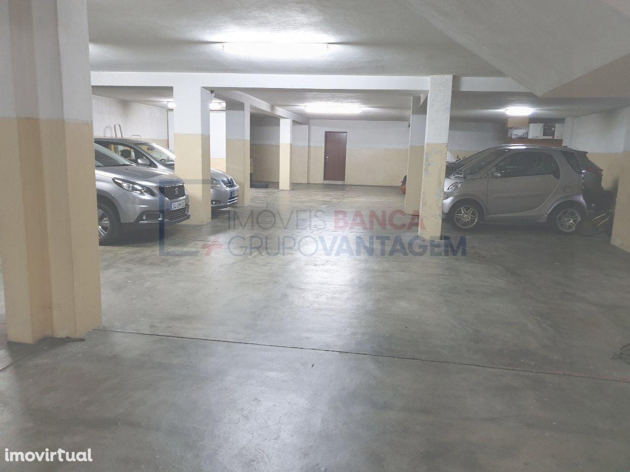 Lugar de Garagem com 11m2 em Fânzeres, Gondomar