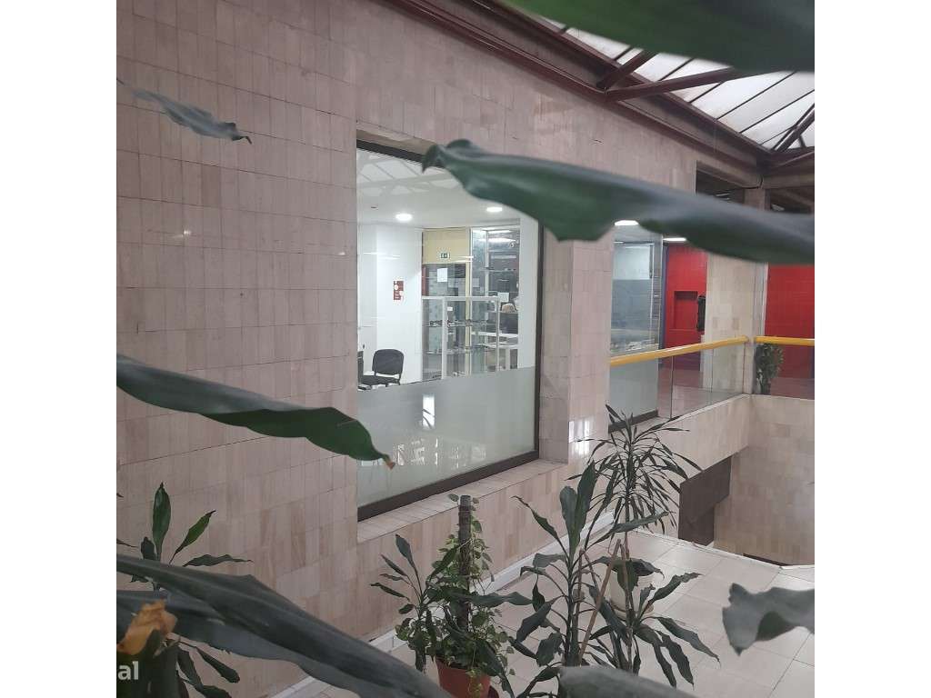 Loja para venda no Lumiar, Lisboa - Grande imagem: 2/2