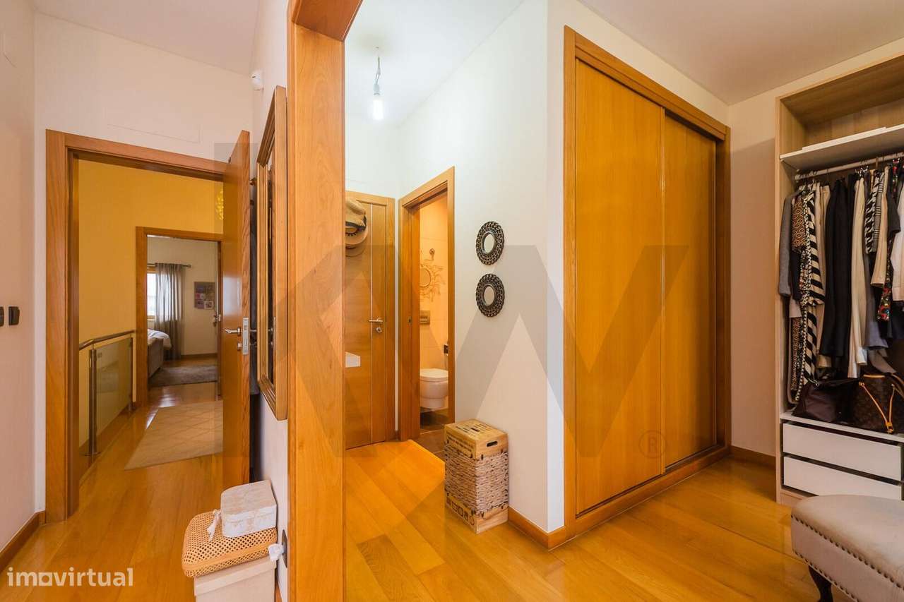 Moradia T4+1 em Agualva-Cacém – Conforto, Qualidade e Vista Desafogada-49