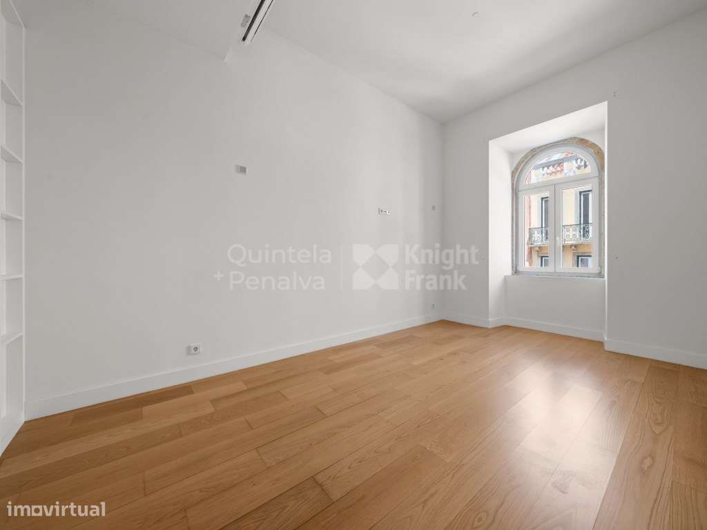 Apartamento T3 com vista rio para venda na Lapa, Lisboa-14