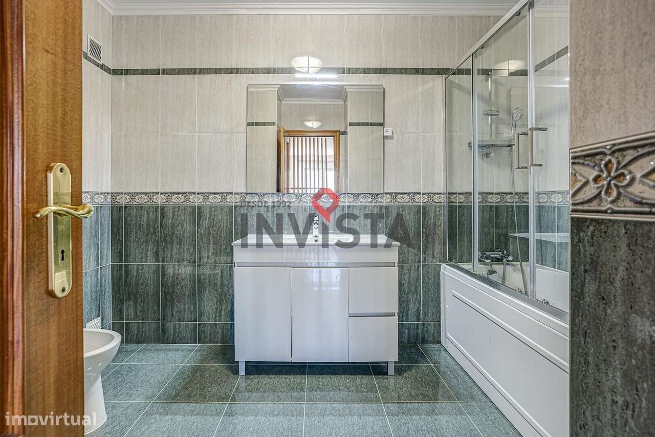 Apartamento T3 com parqueamento-16