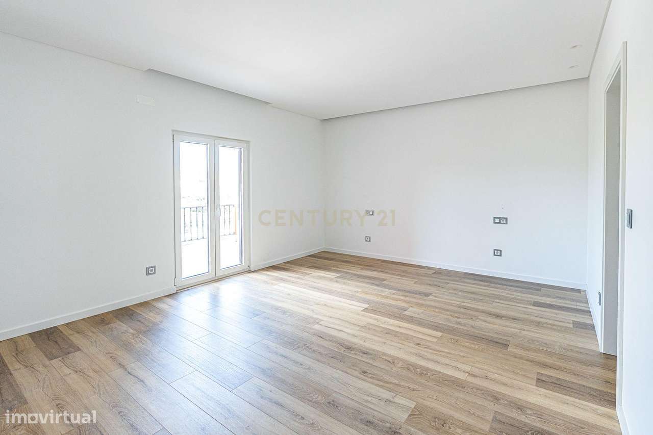 Moradia T6 de Luxo - 924 m² - Piscina -  São Pedro da Cadeira - Nova-32