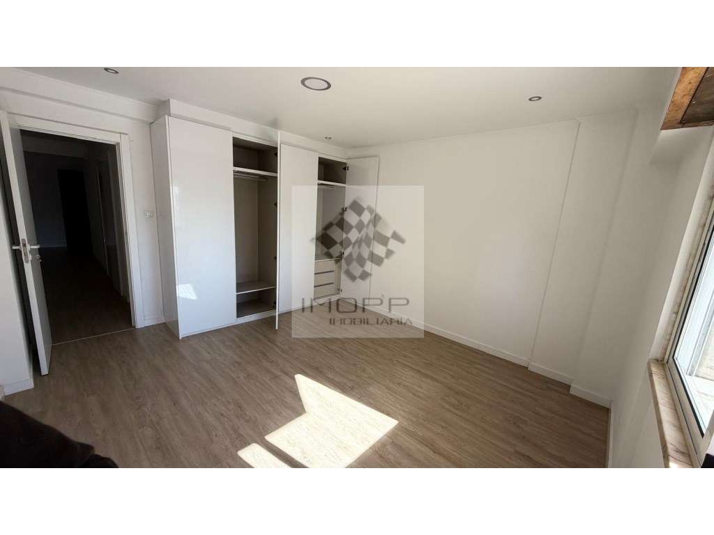 Apartamento T3 na Ramada - Conforto, Funcionalidade e Excelente Loc...-13