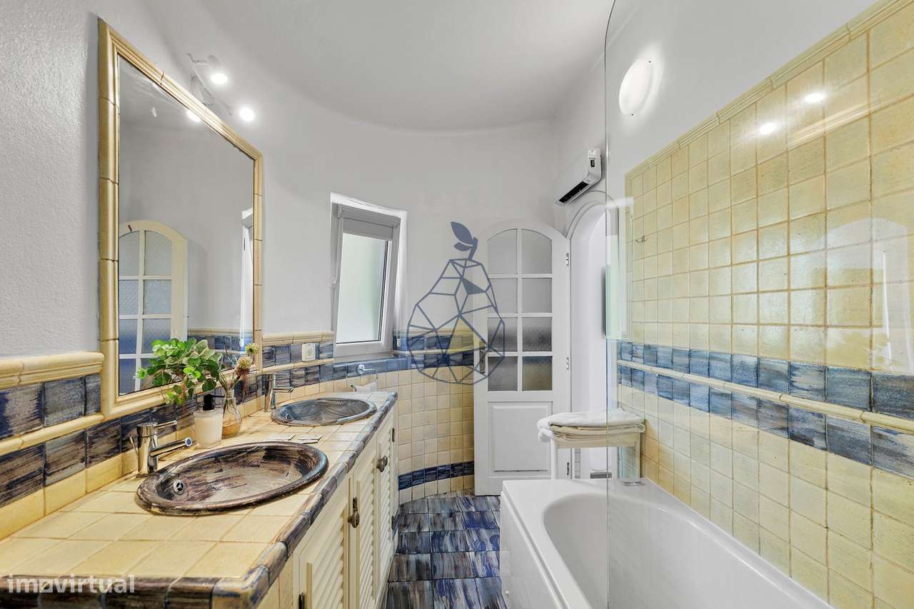 Moradia T3 com Piscina e Jardim + Anexo Urbanização Serra e Mar - Port-28